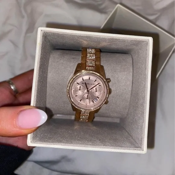 Michael Kors Watch - Picture 1 of 3